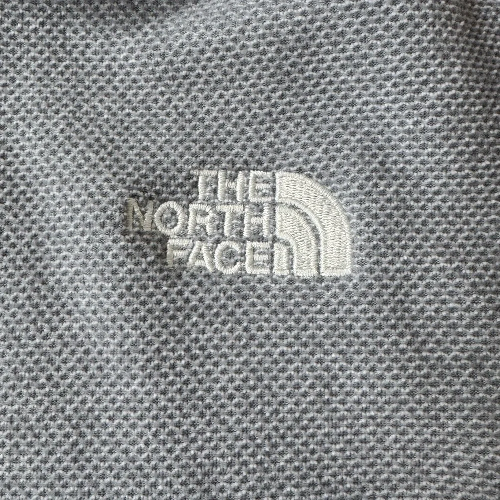 The North Face Men's Light‎ Gray quarter -Zip Medium